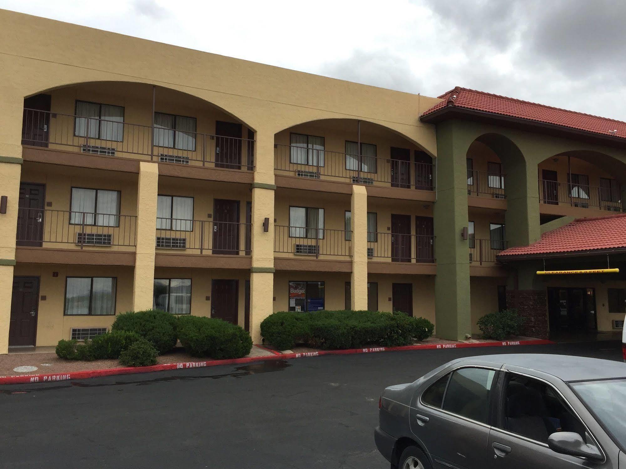 Quality Inn Airport East El Paso Exterior photo